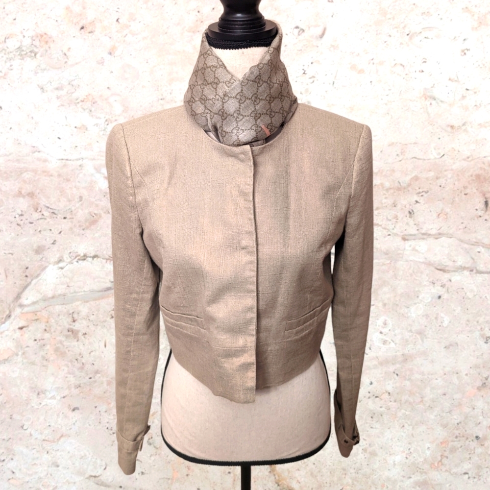 MICHAEL Michael Kors Women's Cropped Blazer in Beige Linen Metallic. Size 2